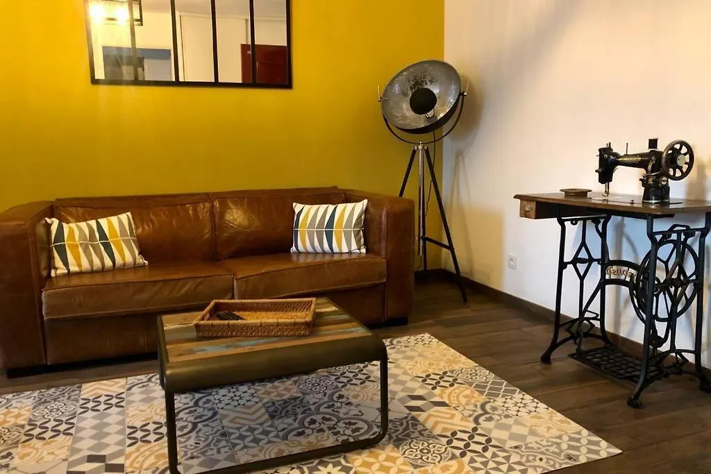 Appartement Standing Piscine - Art et Antiquité LʼIsle-sur-la-Sorgue France