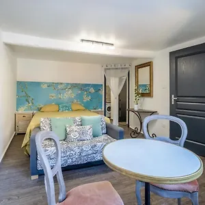 D'or - Les Amandiers- 1er étage Appartement