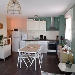 T2 Avec Terrasse, Parking Et Clim - Le Soleil Du Luberon Appartement